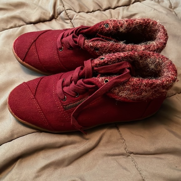 Call It Spring Ashlee Sneakers - Picture 2 of 4